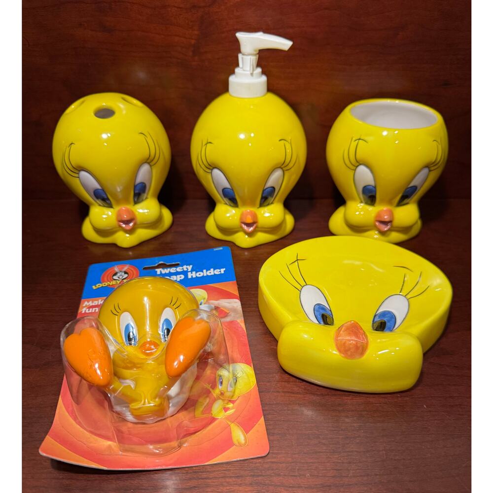 Vintage 1998 Set of 5 Tweety Bathroom Accessory Warner Brothers Looney Tunes
